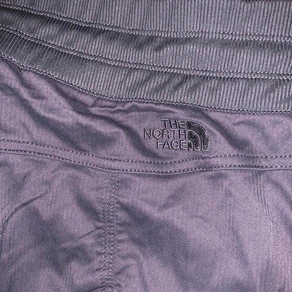 NWT The North Face Aphrodite 2.0 Capri, Gray, L - Picture 13 of 13